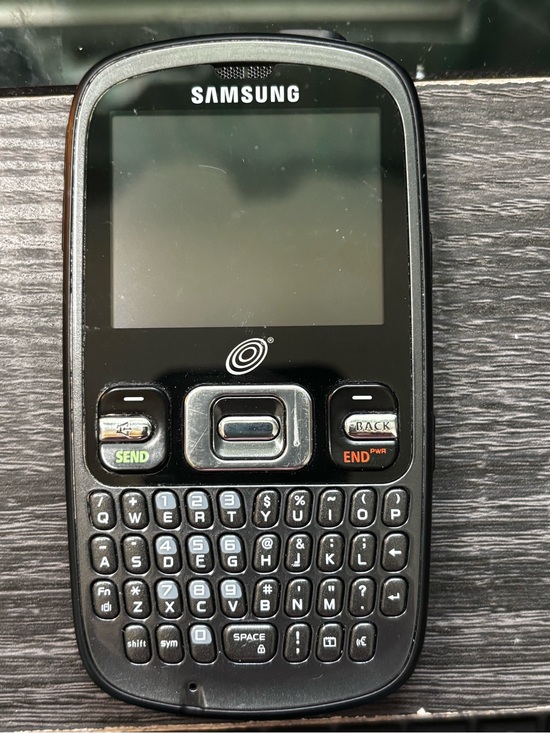 Samsung Other - Vintage Samsung Black QWERTY Messaging Phone